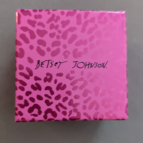 🆕NWT NIB Betsey Johnson lemon wedge rhinestone crystal and pearl earrings - Picture 5 of 10